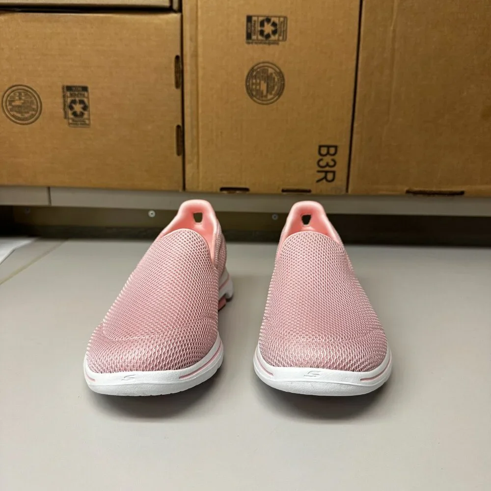Sketchers slip on shoe - pink - size 8 - Picture 2 of 6
